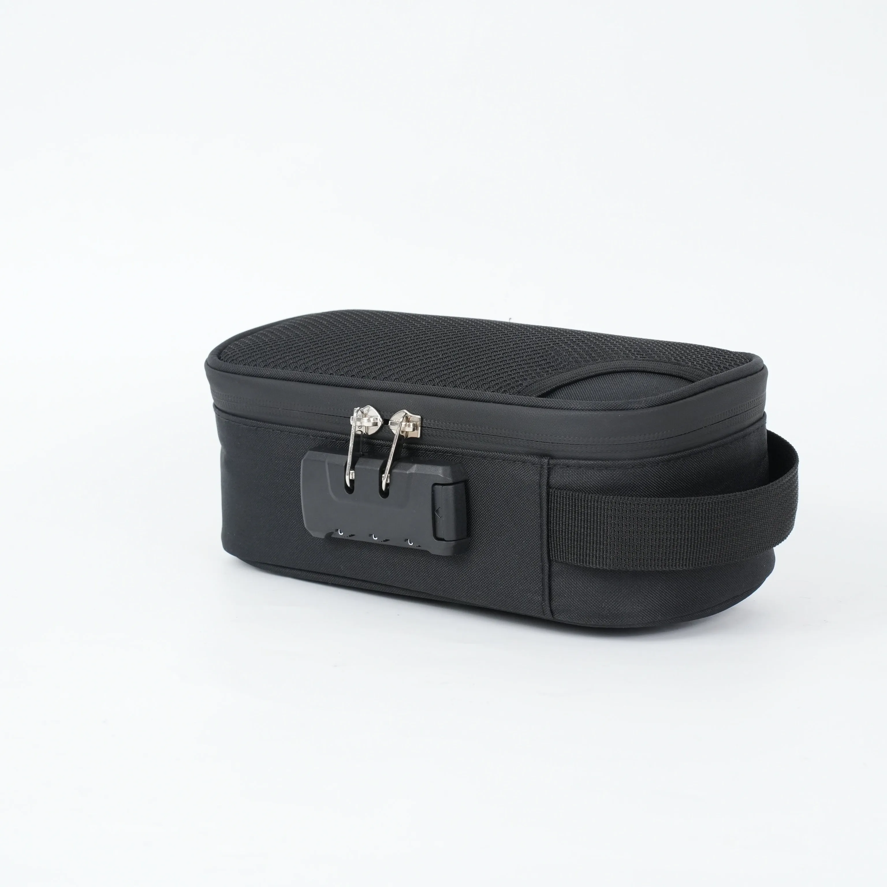 Alyssa | Elegant and functional cosmetic bag