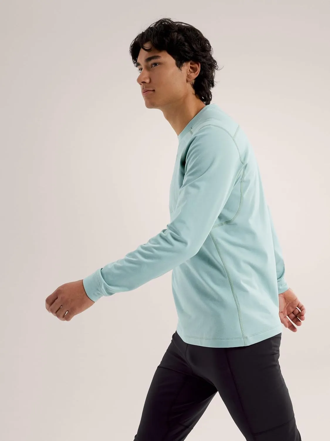 Arc'teryx Rho LT Crew Neck Men's | Versatile Lightweight Base Layer