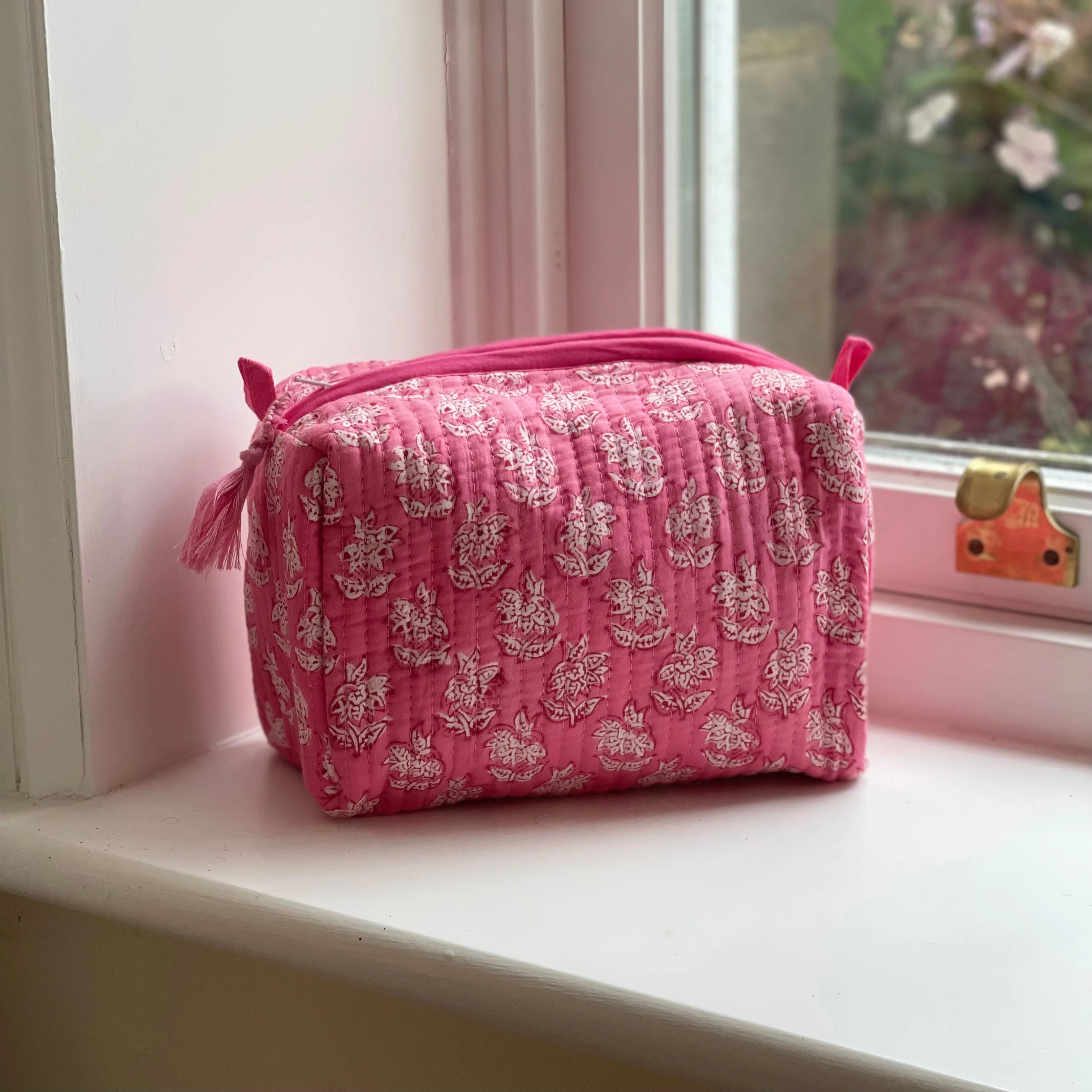 Bria Handblock Quilted Washbag - Pink