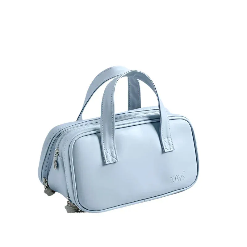 Charloutte | Versatile and functional travel-friendly cosmetic bag