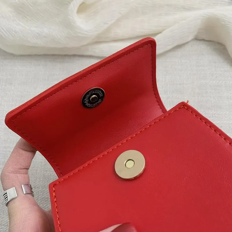 CLAIRE Crossbody