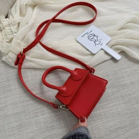 CLAIRE Crossbody