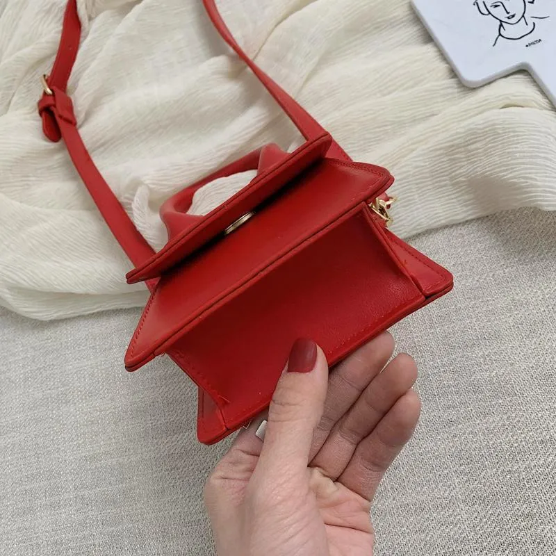 CLAIRE Crossbody