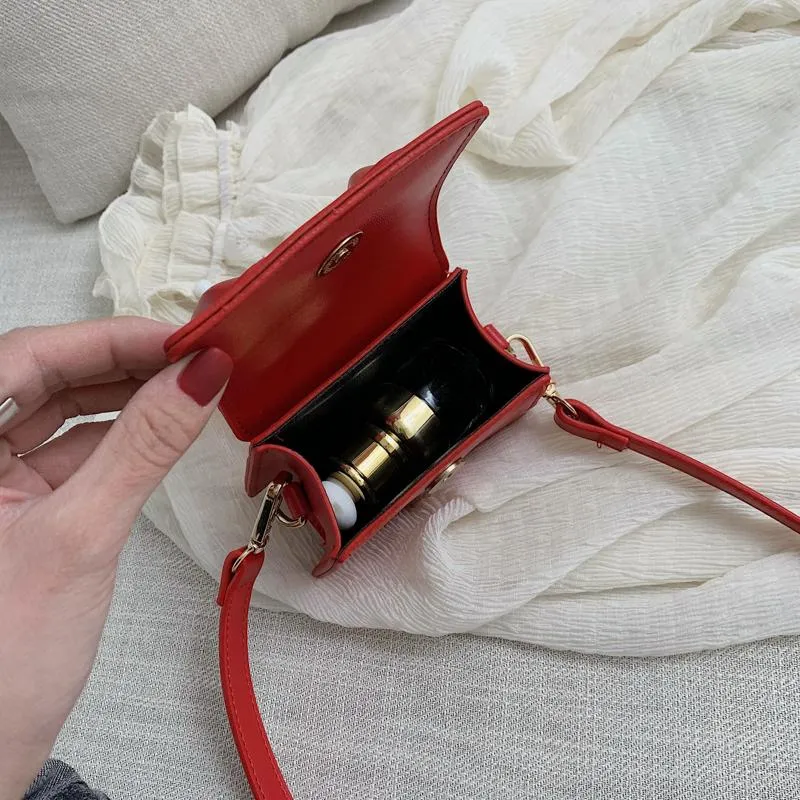 CLAIRE Crossbody