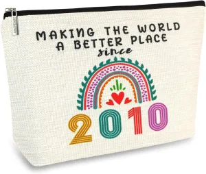 Gifts for 15 Year Old Girl, 15th Birthday Gifts for Teenage Girls, Funny 2010 Birthday Decorations Makeup Bags for Teens, Her, Sister, Daughter, Niece, Cute Cosmetic Travel Bag for Girls Trendy Stuff