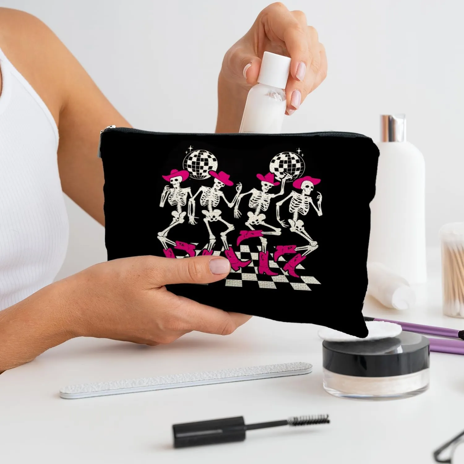 Gothic Dancing Skeleton Cowboy Makeup Bag, Western Goth Skull Cosmetic Bags for Women, Trendy Retro Black and White Checkered Makeup Pouch Zipper Pouch