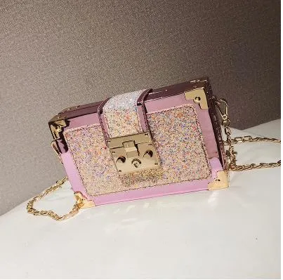 Gradient clutch bag
