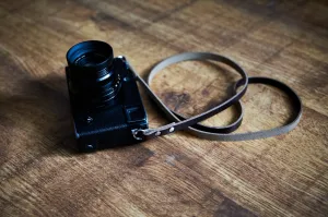 Linnhie Classic Leather Neck Strap