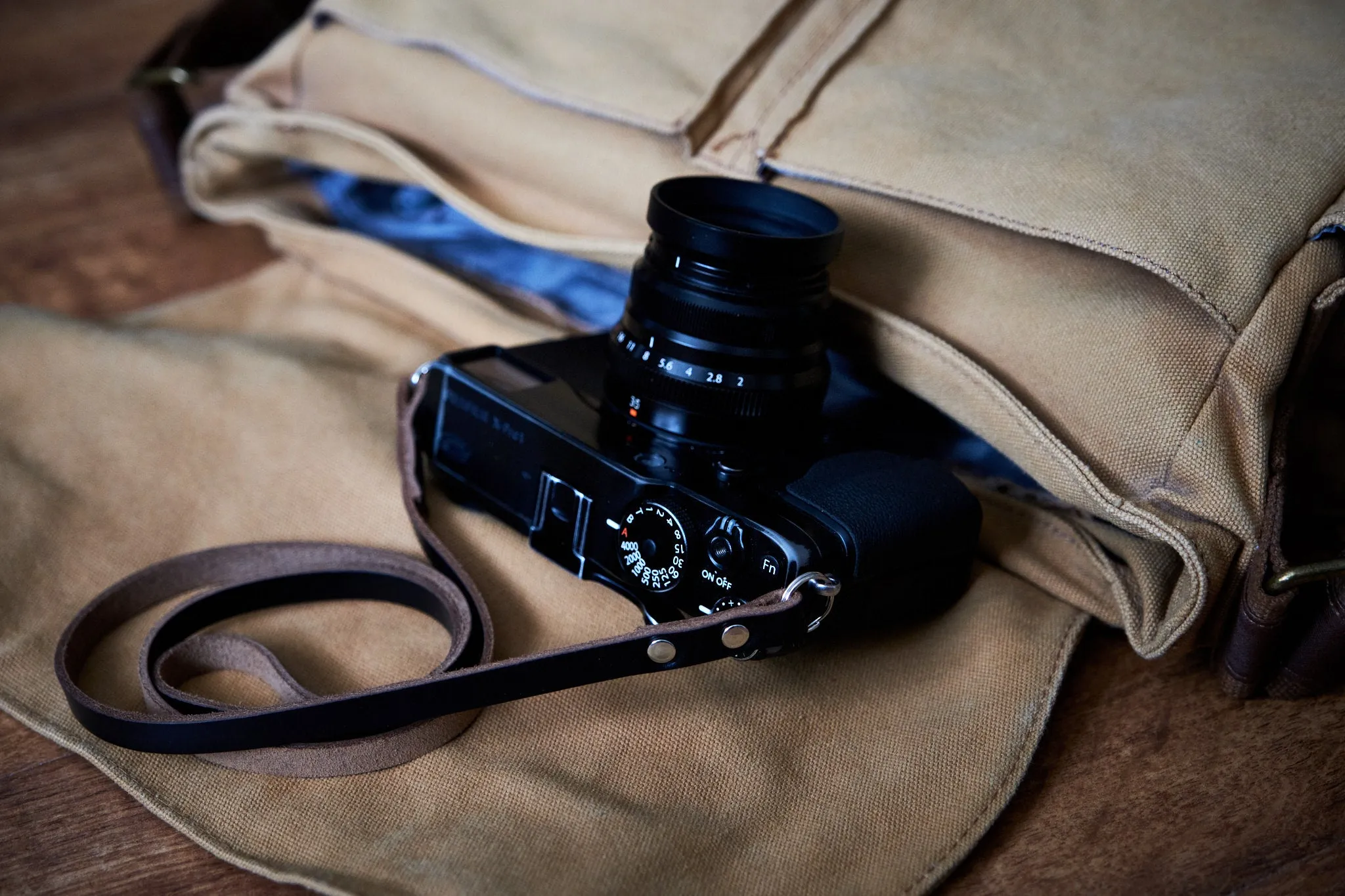 Linnhie Classic Leather Neck Strap