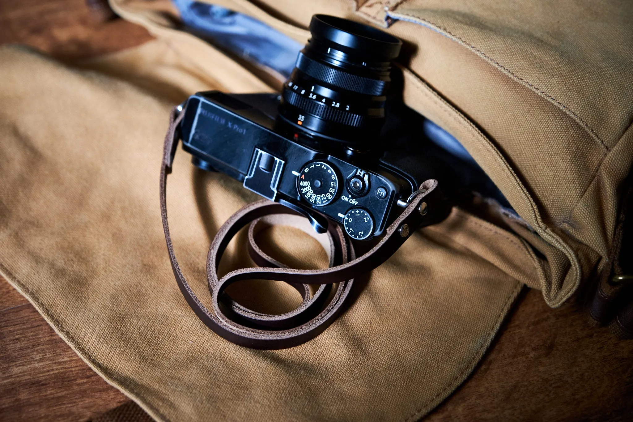 Linnhie Classic Leather Neck Strap