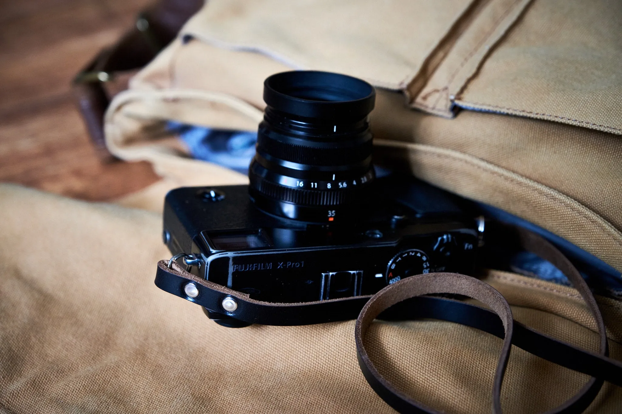 Linnhie Classic Leather Neck Strap