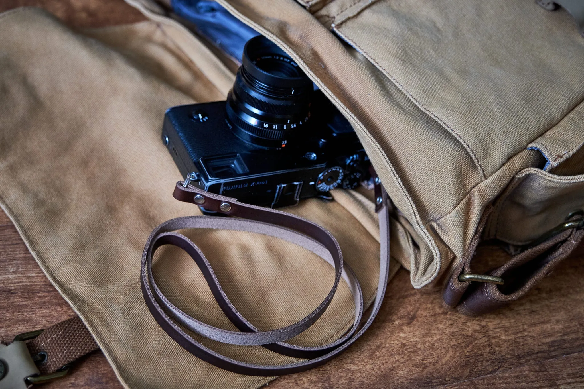 Linnhie Classic Leather Neck Strap