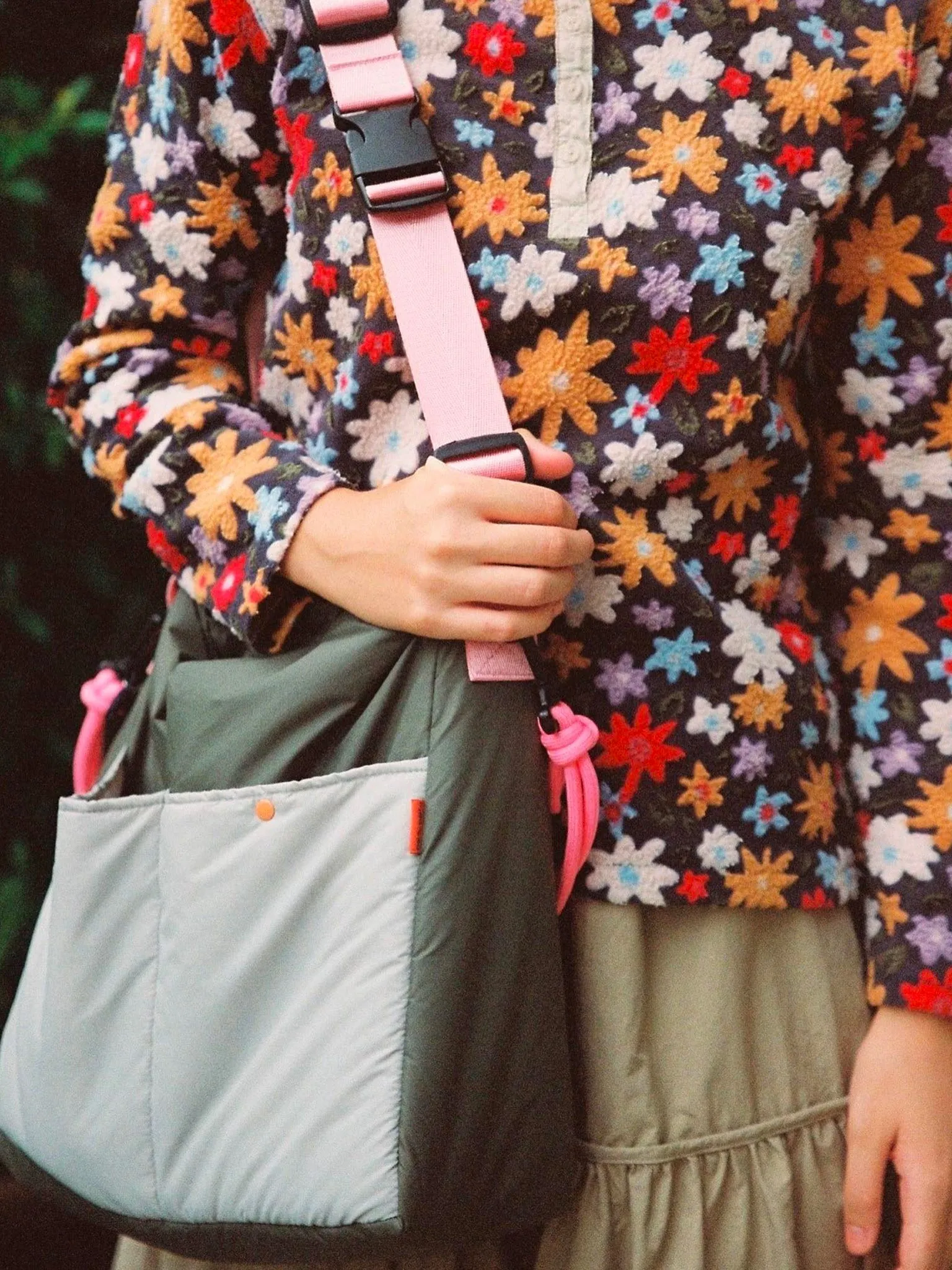 Lively Tote Bag - Olive Green & Pink