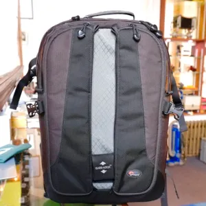 Lowepro Vertex 200AW