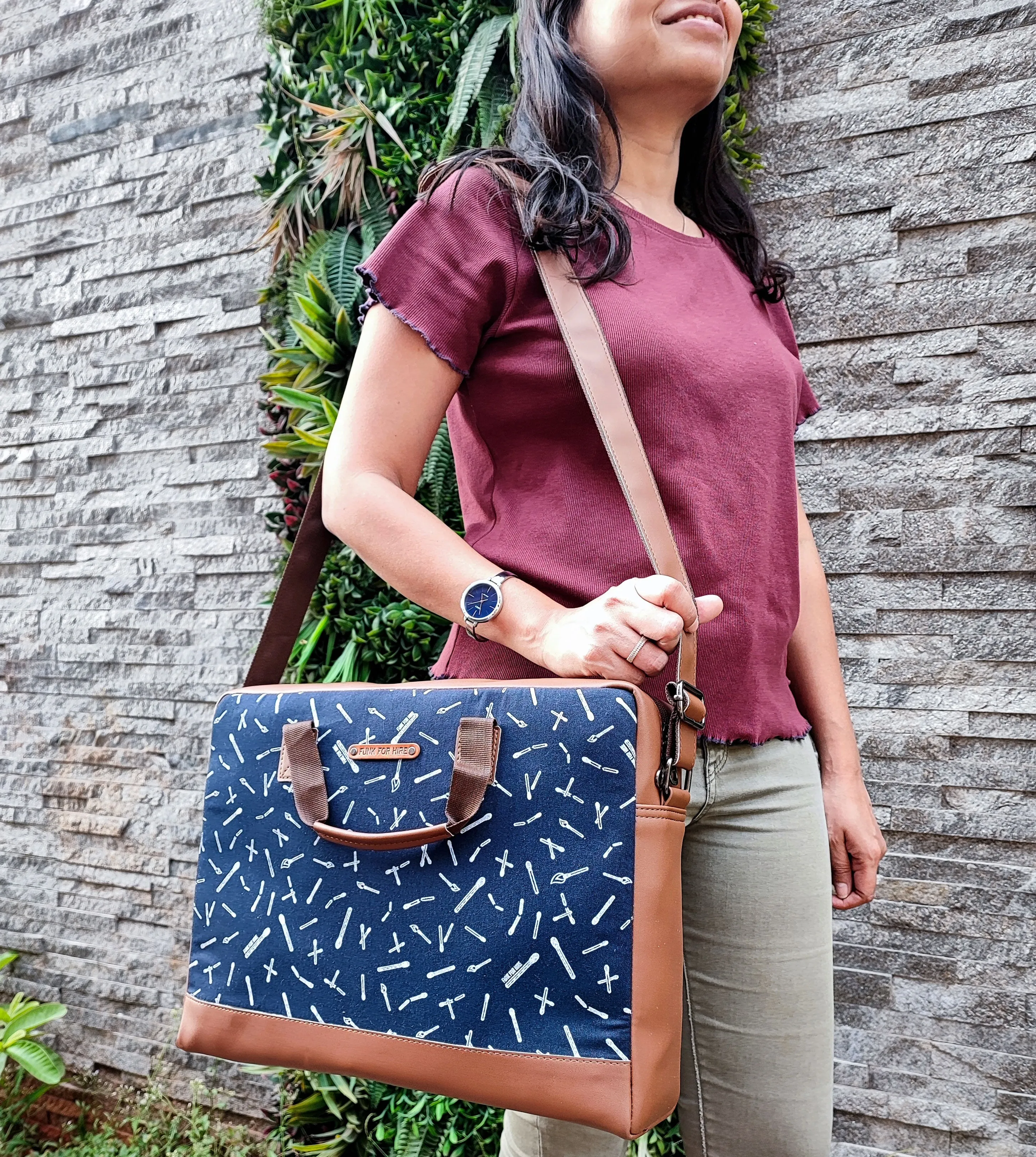 Match Stick Box Laptop Bag 15.6 inch Navy