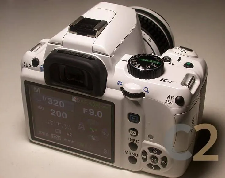 Pentax K-r DSLR Camera with 18-55mm Lens - 80% Like New (White)