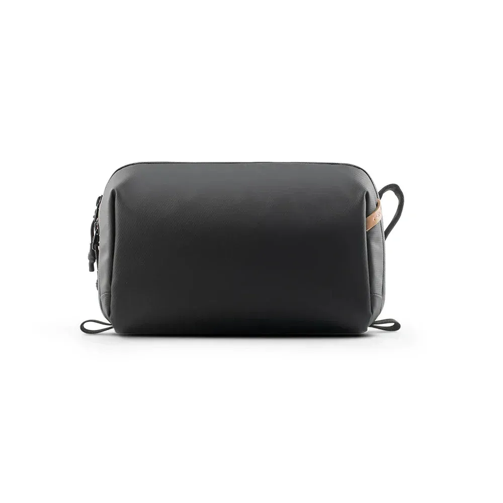 Saphir | Durable and spacious travel makeup organizer