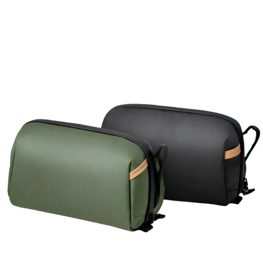 Saphir | Durable and spacious travel makeup organizer