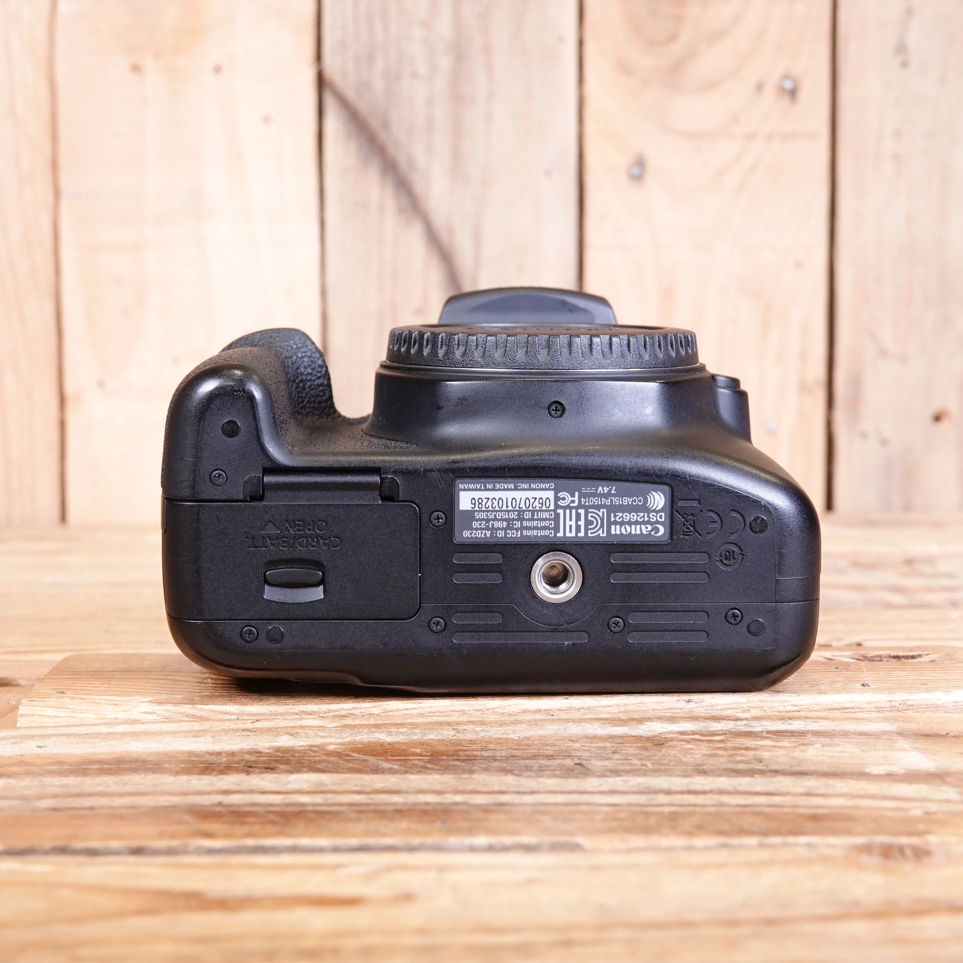 Used Canon EOS Rebel T6 (1300D) Camera