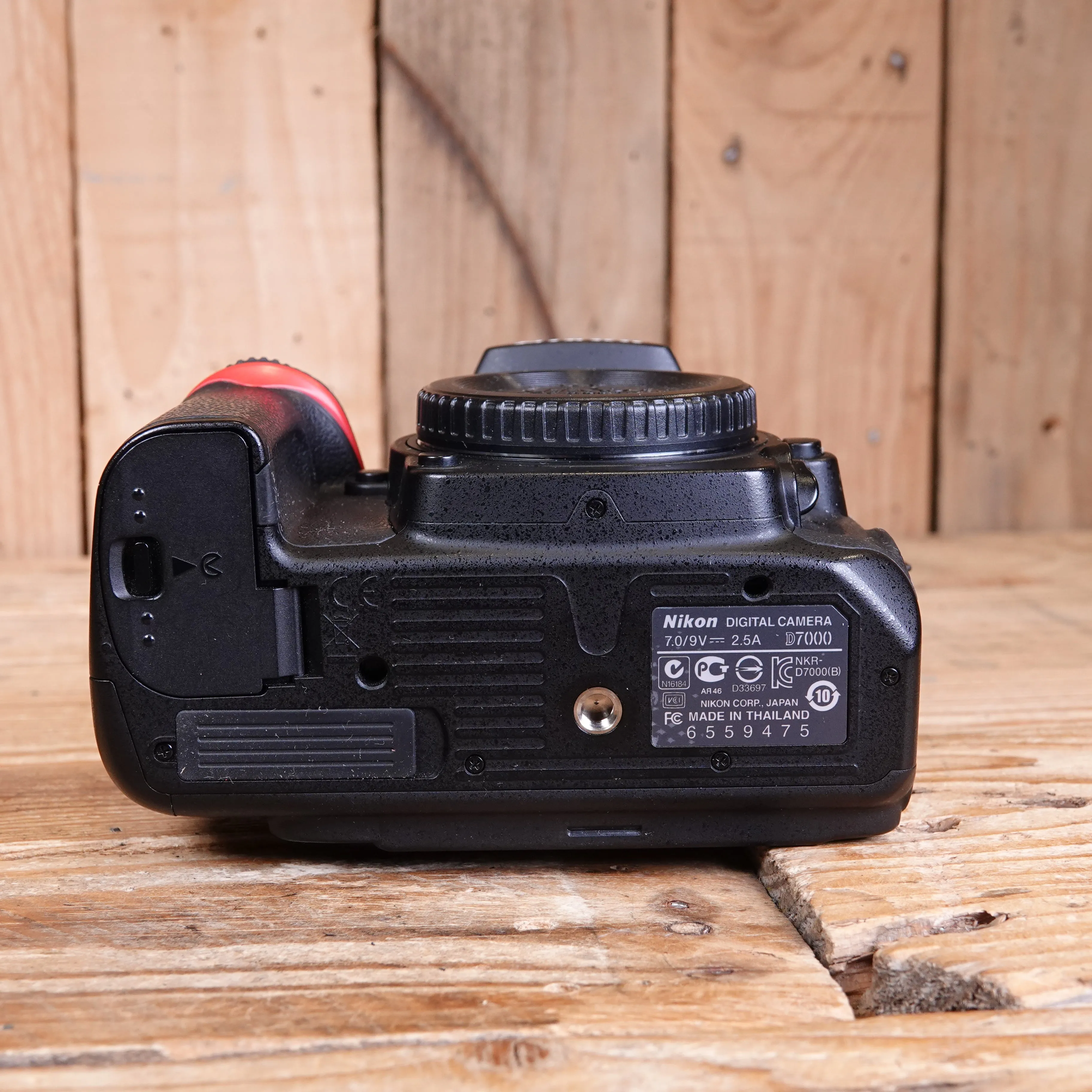 Used Nikon D7000 DSLR Camera Body
