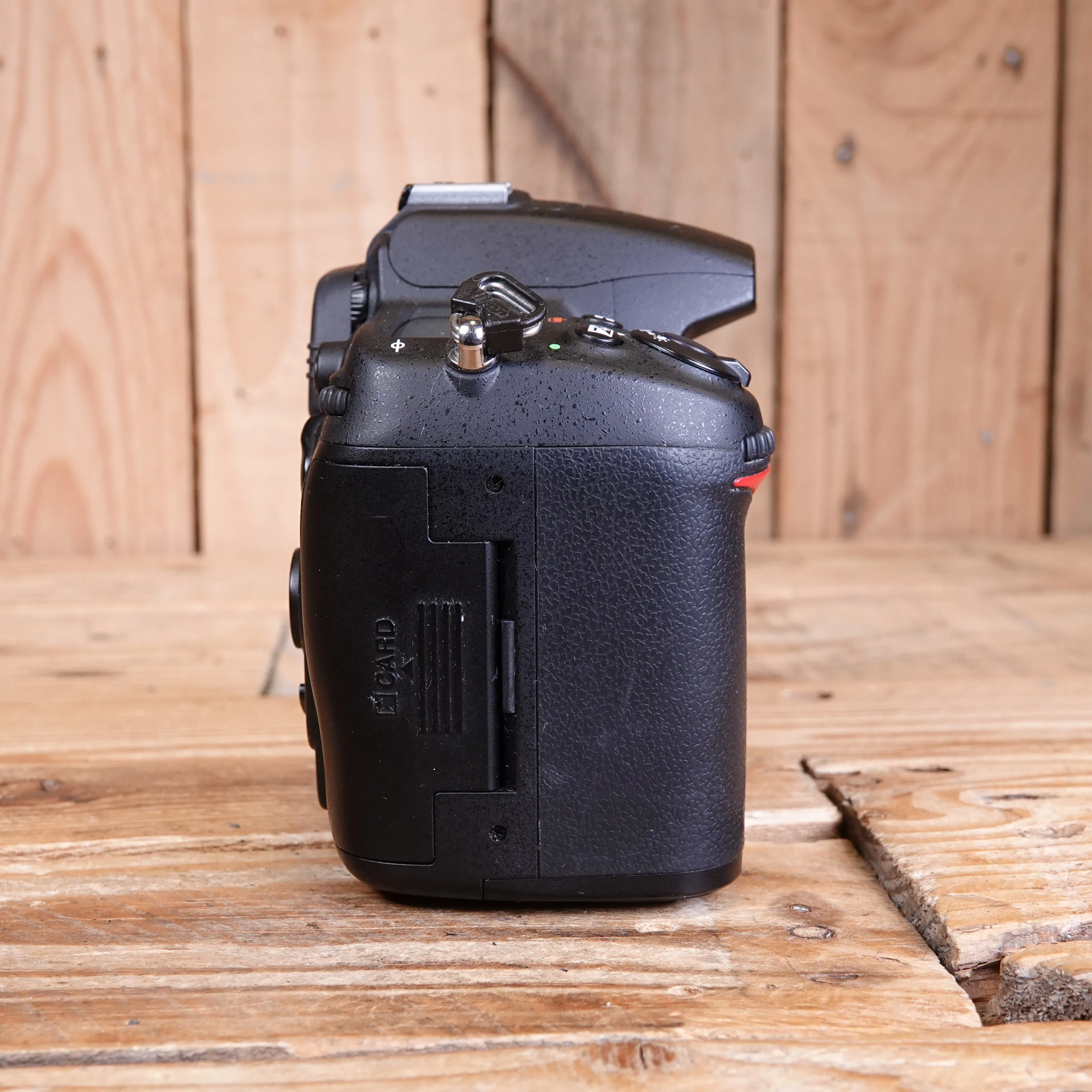 Used Nikon D7000 DSLR Camera Body