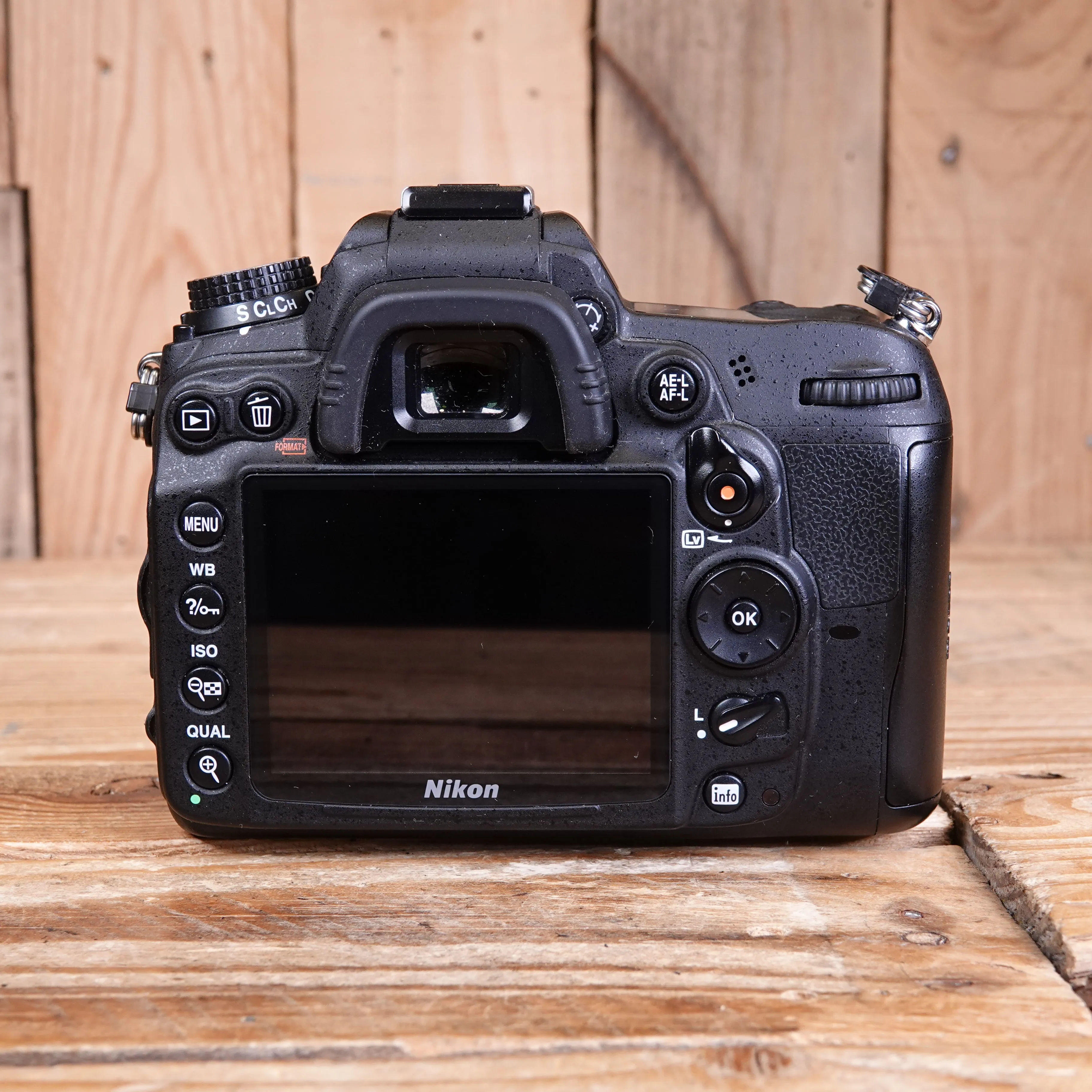 Used Nikon D7000 DSLR Camera Body
