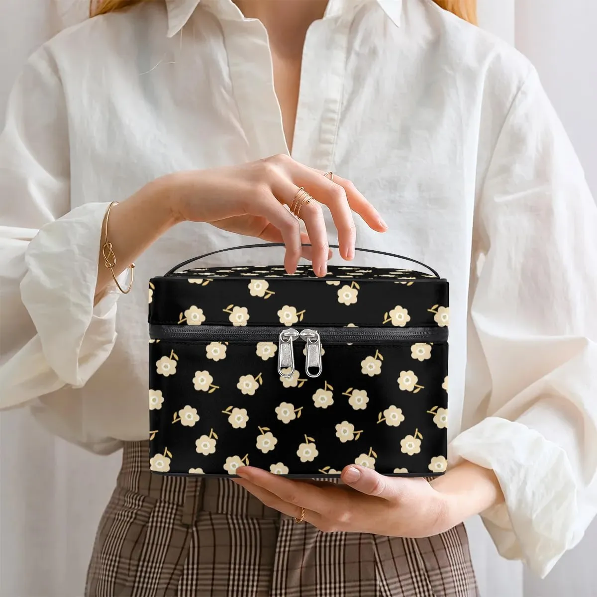 Wild Floral Makeup Bag, Yellow Flower Travel Cosmetic Bag for Women Girls Large Capacity Make Up Case Cosmetic Organizer Toiletry Bag Zipper Pouch