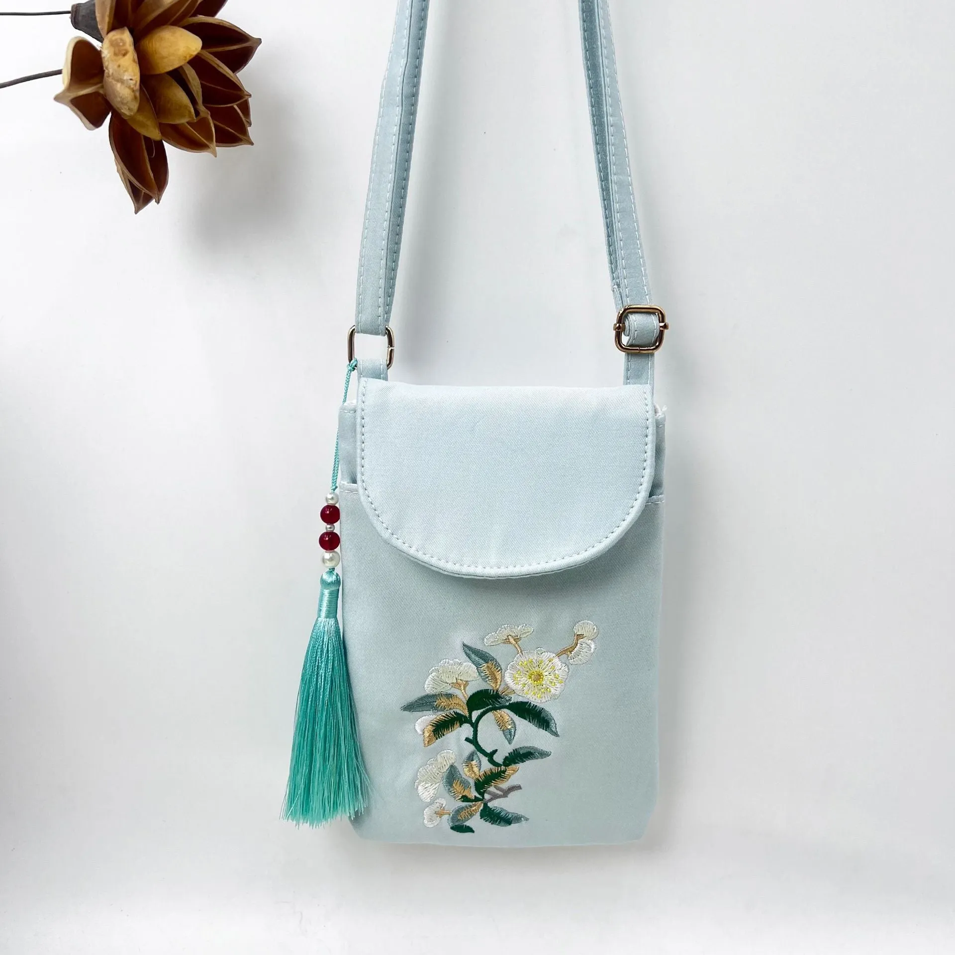 Women's Bright Silk Satin Embroidery Flip Ancient Phone Bags
