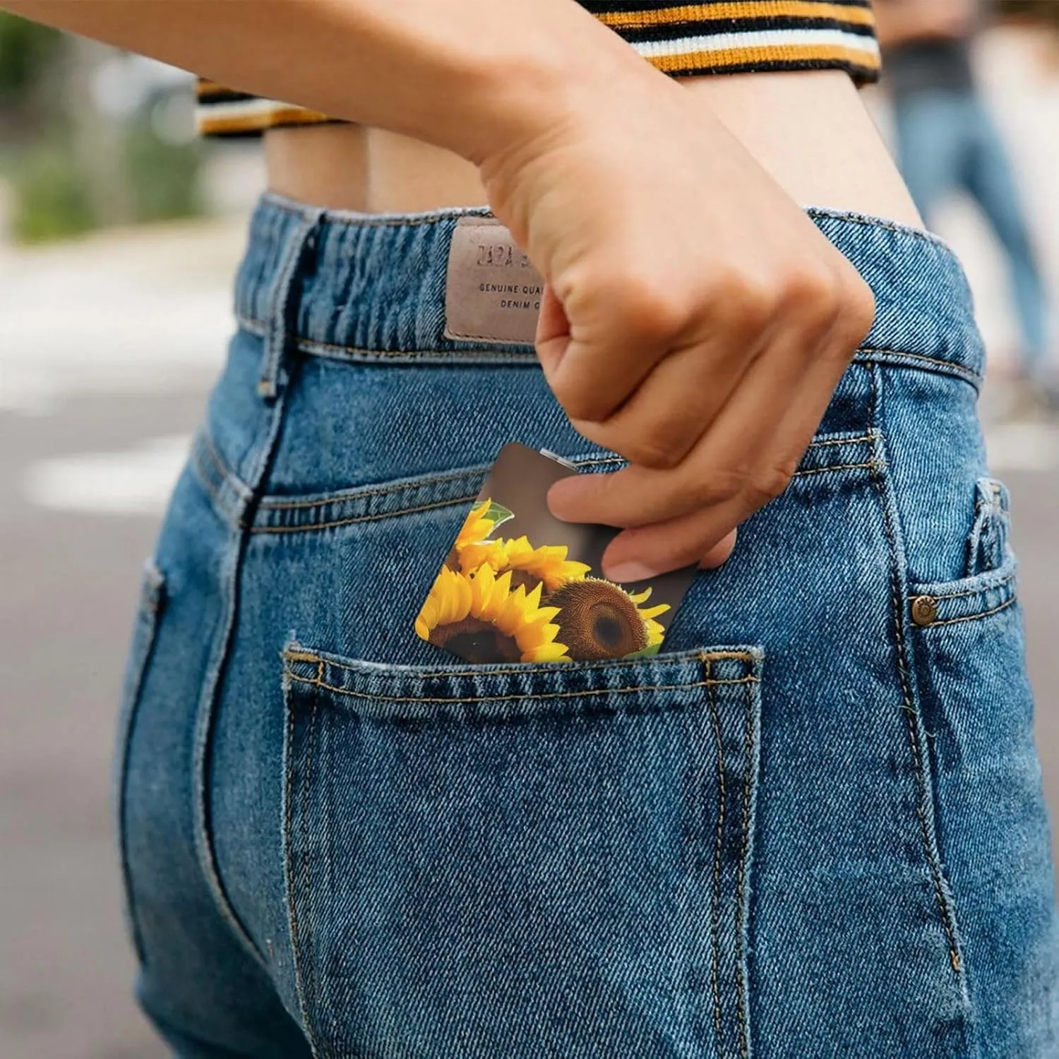Yellow Sunflowers Portable Pocket Cosmetic Mirror-Compact and Light, It is A Necessary Thing to Go Out for Beauty and Makeup